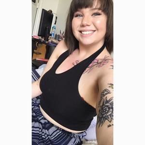 Meet your Posher, Alaura